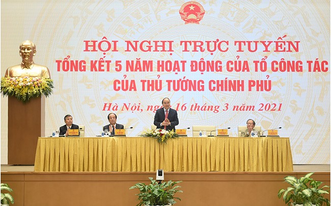 Thủ tướng chủ trì Hội nghị trực tuyến tổng kết 5 năm Tổ công tác. Ảnh VGP/Quang Hiếu