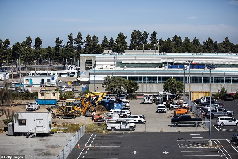 Xe cứu thương tập trung tại hiện trường vụ nổ súng hôm 26/5 ở  San Jose,  California, Mỹ. Ảnh: Getty Images.