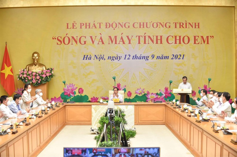 Thủ tướng Phạm Minh Chính và các đại biểu dự Lễ phát động tại điểm cầu Văn phòng Chính phủ. 