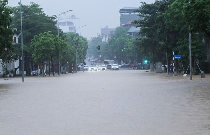 Mưa lớn gây ngập tại Vĩnh Yên (Vĩnh Phúc). 