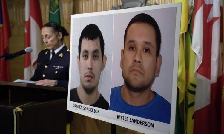 Ảnh của 2 nghi phạm Damien Sanderson và Myles Sanderson trong cuộc họp báo tại Regina, Saskatchewan, hôm 4/9. Ảnh: AP. 
