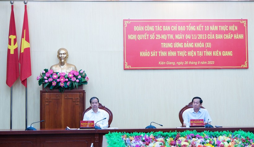 Đoàn công tác do Bộ trưởng Nguyễn Kim Sơn dẫn đầu làm việc với Tỉnh uỷ Kiên Giang.