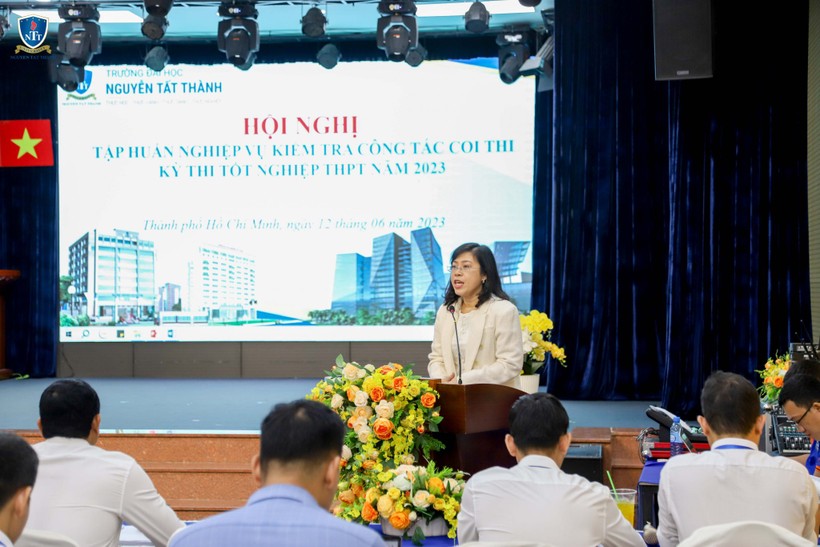 Trường ĐH Nguyễn Tất Thành tổ chức tập huấn nghiệp vụ kiểm tra công tác coi thi Kỳ thi tốt nghiệp THPT, ngày 12/6. Ảnh: NTTU