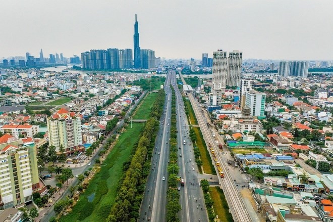 Một đoạn Xa lộ Hà Nội đổi tên thành đường Võ Nguyên Giáp. (Ảnh: Trung tâm Báo chí TPHCM)