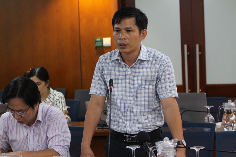 Ông Nguyễn Văn Hiếu, Trưởng phòng Xây dựng chính quyền và Công tác thanh niên, Sở Nội vụ TPHCM tại buổi họp báo.(Ảnh: Thành Nhân).