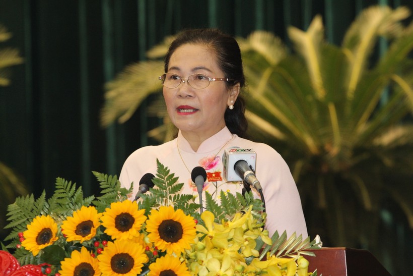 Chủ tịch HĐND TPHCM Nguyễn Thị Lệ phát biểu tại kỳ họp. (Ảnh: Thành Nhân)