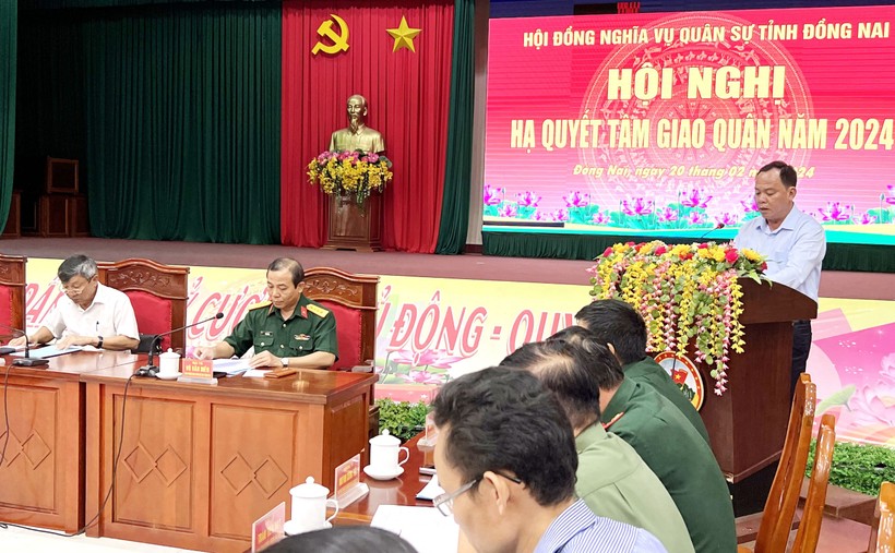 Quyền Chủ tịch UBND tỉnh Đồng Nai chỉ đạo hội nghị. (Ảnh: Hoàng Phúc)