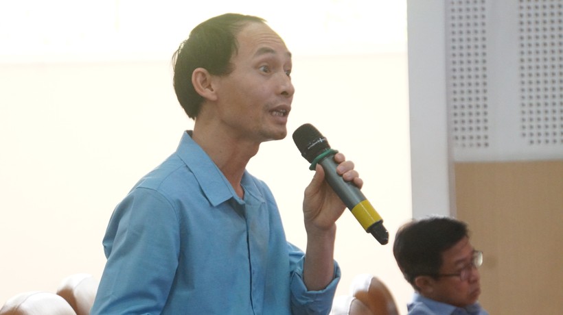 Ông Trần Vinh Phương, cán bộ Ban Khoa học - Công nghệ và Quan hệ quốc tế, Đại học Huế trao đổi tại hội thảo. Ảnh: Mạnh Tùng