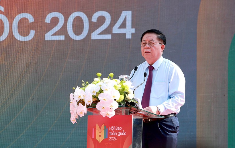 Ông Nguyễn Trọng Nghĩa, Bí thư Trung ương Đảng, Trưởng Ban Tuyên giáo Trung ương phát biểu tại lễ bế mạc Hội Báo toàn quốc 2024. (Ảnh: Mạnh Tùng)