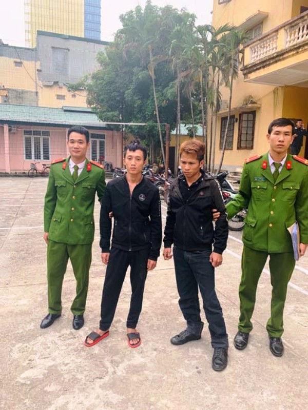 Đỗ Văn Quyền và Nguyễn Văn Nam bị công an bắt giữ. 