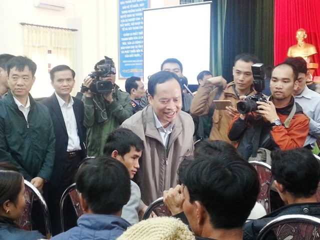 Ông Trịnh Văn Chiến - Ủy viên TƯ Đảng, Bí thư Tỉnh ủy, Chủ tịch HĐND tỉnh đối thoại với người dân Tp.Sầm Sơn (Thanh Hóa) tháng 3/2016.