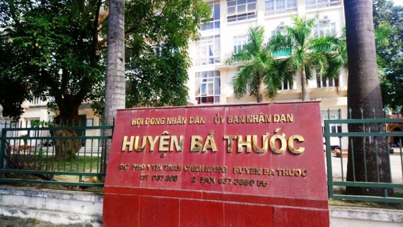 Trụ sở UBND huyện Bá Thước - nơi ông Nguyễn Văn Tùng công tác tại phòng GD&ĐT.