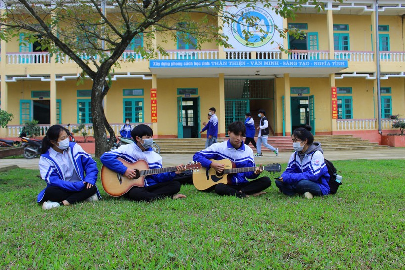 Học sinh Trường THPT Nga Sơn (Tahnh Hóa) được thể hiện đam mê của mình thông qua những CLB của trường. 