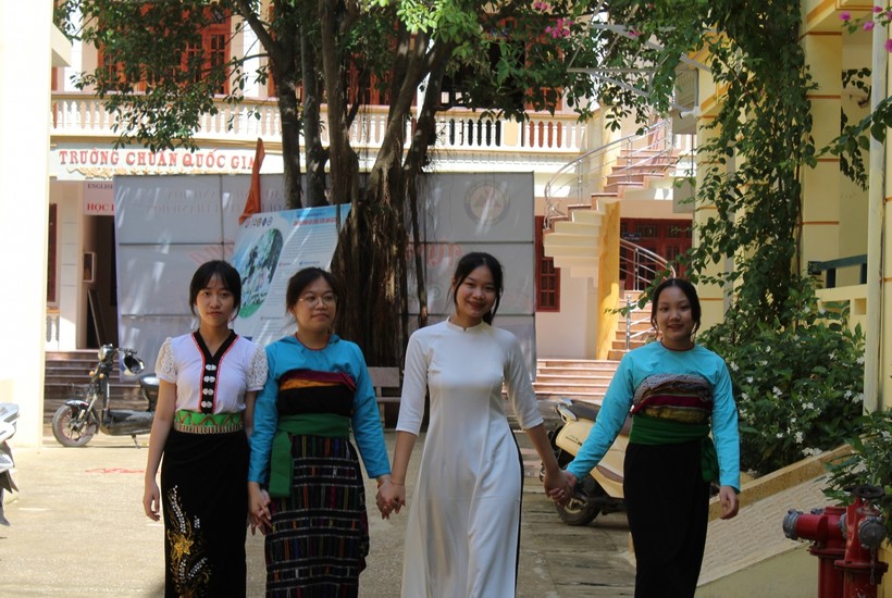 Hình ảnh đoàn kết và đầy bản sắc của HS Trường THPT Dân tộc nội trú tỉnh Thanh Hóa.