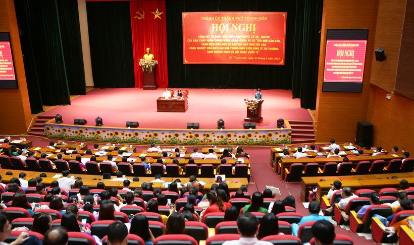 Toàn cảnh Hội nghị tổng kết 10 năm thực hiện Nghị quyết số 29/NQ-TW ở TP Thanh Hóa. Ảnh: TL.