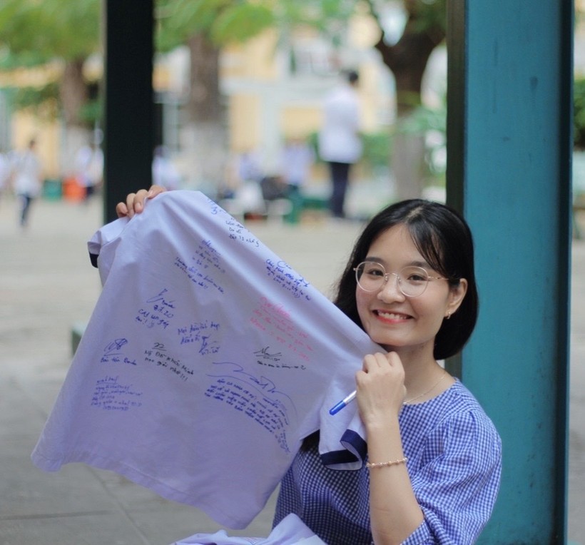 Cô giáo Võ Thị Kiều, người mang đến những trải nghiệm môn học mới đầy thú vị cho học sinh Trường THPT Chuyên Trần Đại Nghĩa.