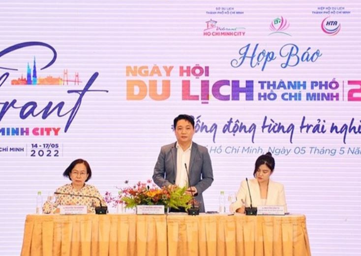 Ông Lê Trương Hiền Hòa, Phó Giám đốc Sở Du lịch TPHCM, phát biểu trong buổi họp báo. Ảnh: Sở Du lịch TPHCM.