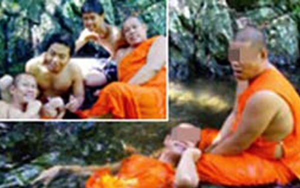 Thái Lan chấn động vì “ảnh nóng” của các nhà sư