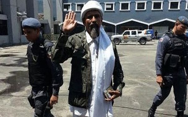 Ông Manoel Nunes cải trang thành Osama bin Laden để đi vận động tranh cử ở Brazil.