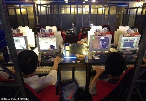 Bên trong một quán cafe internet ở Đài Loan.