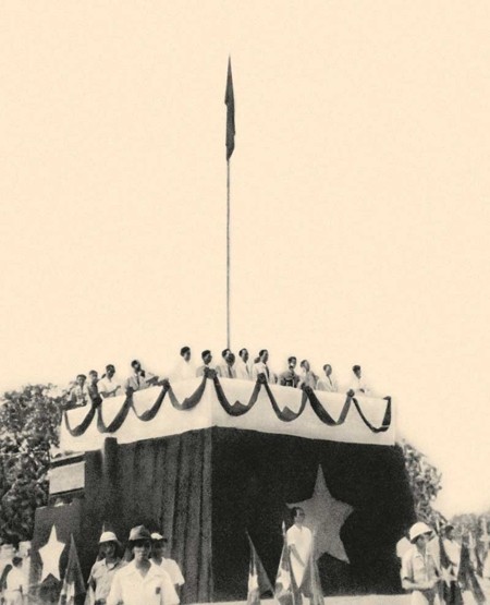 Lễ đài tại Quảng trường Ba Đình ngày 2/9/1945.
