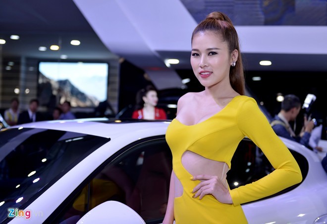 Nhan sắc tại triển lãm ôtô quốc tế Việt Nam 2015