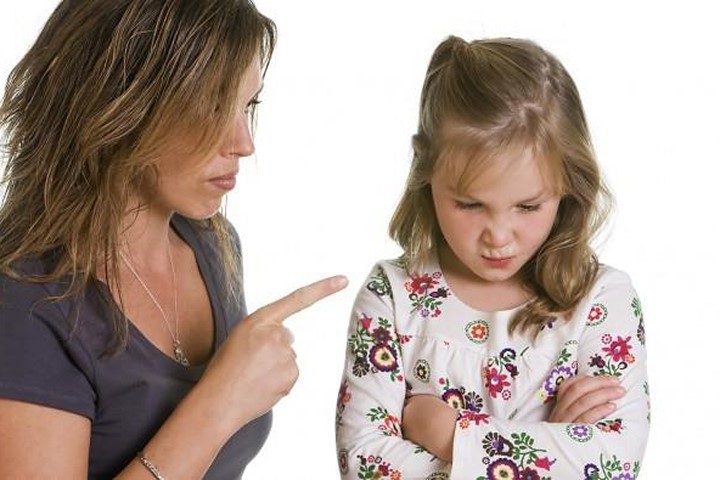 9 cụm từ cha mẹ nên gạch khỏi từ điển khi giao tiếp với con ngay lập tức