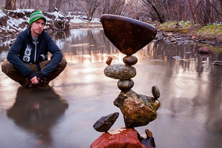 Người nghệ sĩ kỳ diệu khiến những hòn đá cũng biết… "thiền"