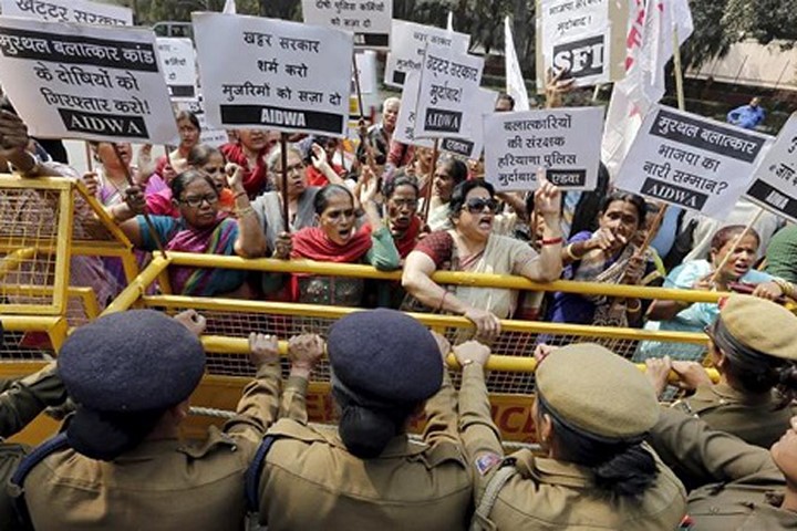 Đã có nhiều vụ hãm hiếp liên quan tới những linh mục, đạo sư ở Ấn Độ. Ảnh: Reuters