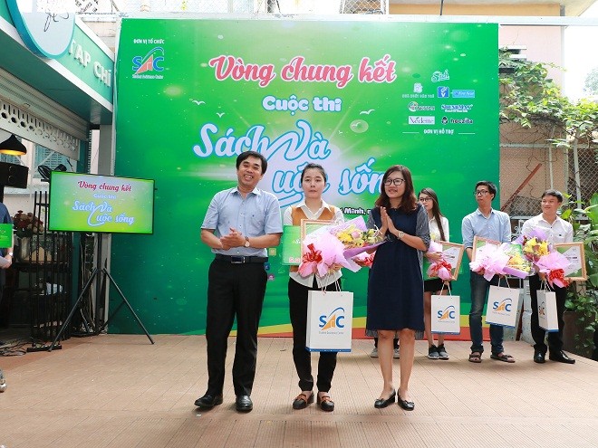 Nguyễn Thị Kim Liên – Sinh viên Trường CĐ Kinh tế đối ngoại giành giải Nhất cuộc thi 