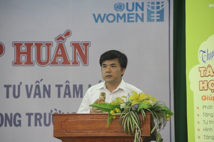 Phó Vụ trưởng phụ trách Bùi Văn Linh phát biểu