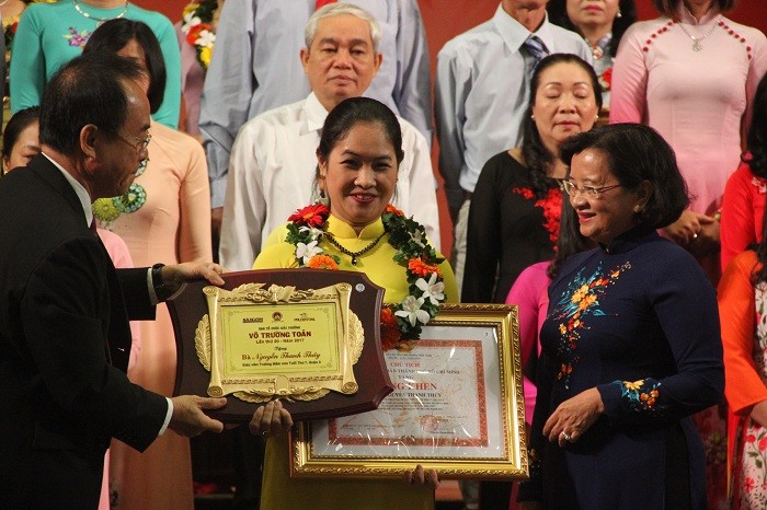 Giáo viên tiêu biểu nhận giải thưởng Võ Trường Toản năm 2017