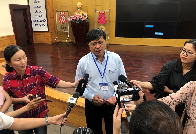 Ông Nguyễn Văn Hiếu, Phó Giám đốc Sở GD&ĐT TP chia sẻ với báo chí sau khi công bố điểm chuẩn vào lớp 10