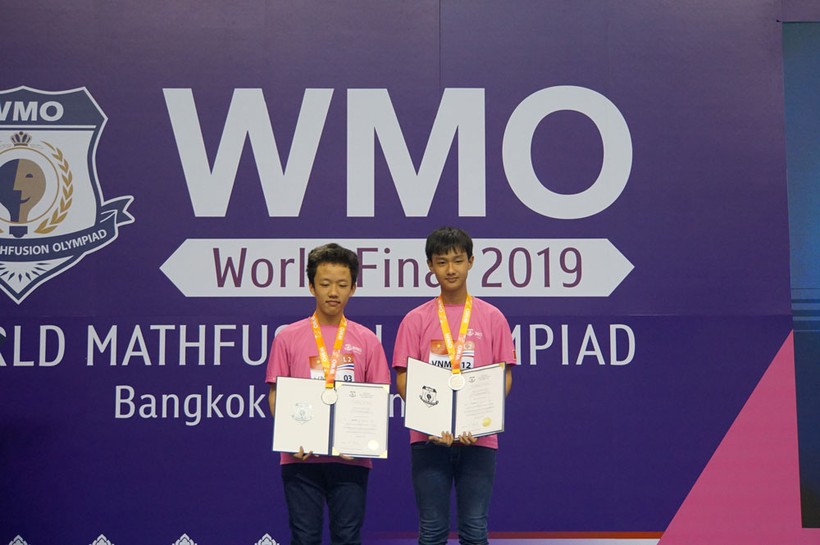Hai học sinh Việt Nam giành huy chương Bạc tại cuộc thi Toán học WMO 2019