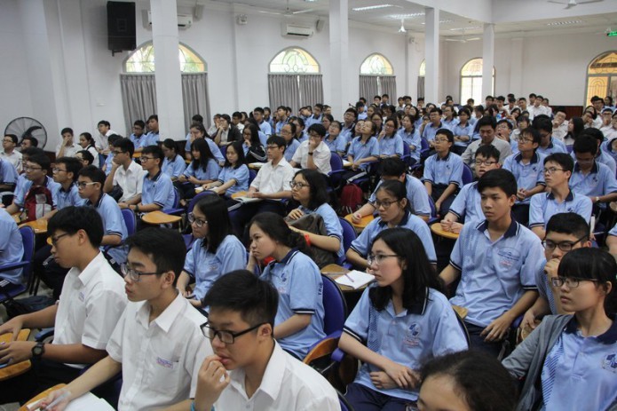 Học sinh Trường THPT Chuyên Lê Hồng Phong tham gia một chuyên đề về Trí tuệ nhân tạo. Ảnh: Website nhà trường