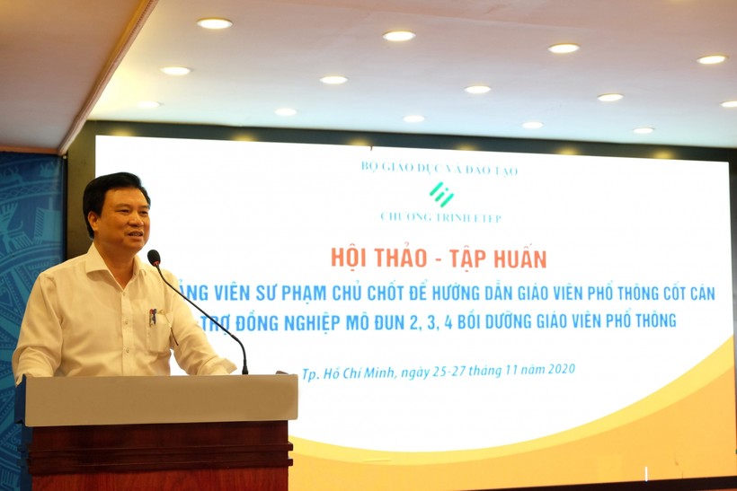 Thứ trưởng Bộ GD-ĐT Nguyễn Hữu Độ phát biểu khai mạc hội nghị