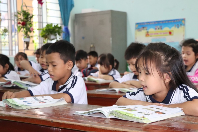 Học sinh lớp 1 tại Đồng Nai trong giờ học. Ảnh K.Linh 