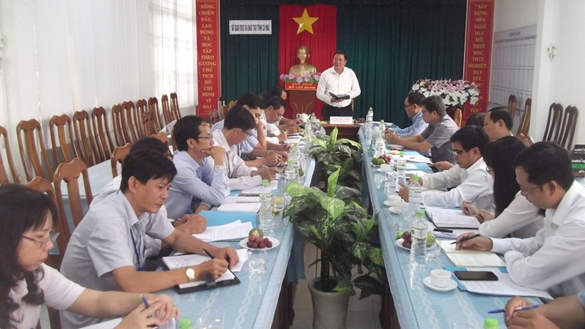 Phó Chủ tịch UBND tỉnh Cà Mau Thân Đức Hưởng phát biểu tại buổi làm việc