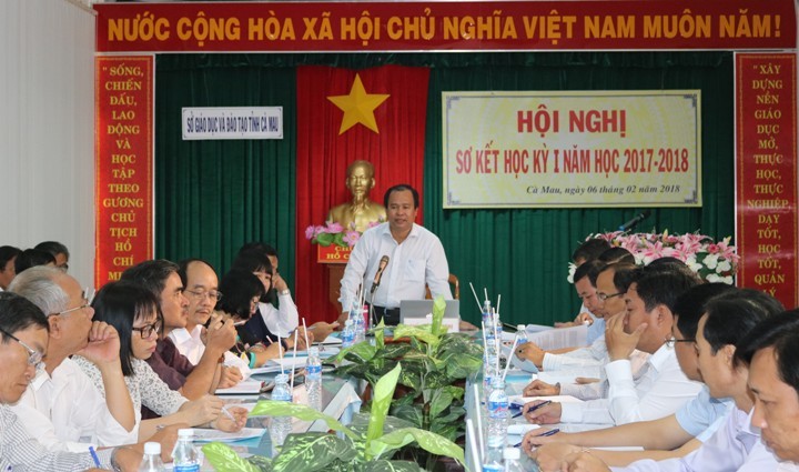 Ông Nguyễn Minh Luân - GĐ Sở GD&ĐT tỉnh Cà Mau chủ trì hội nghị