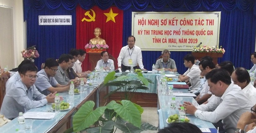 Ông Nguyễn Minh Luân - GĐ Sở GD&ĐT tỉnh Cà Mau phát biểu tại buổi sơ kết
