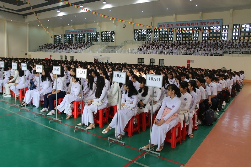 HS Trường THPT Nguyễn Đình Chiểu (TP Mỹ Tho) trong ngày tập trung