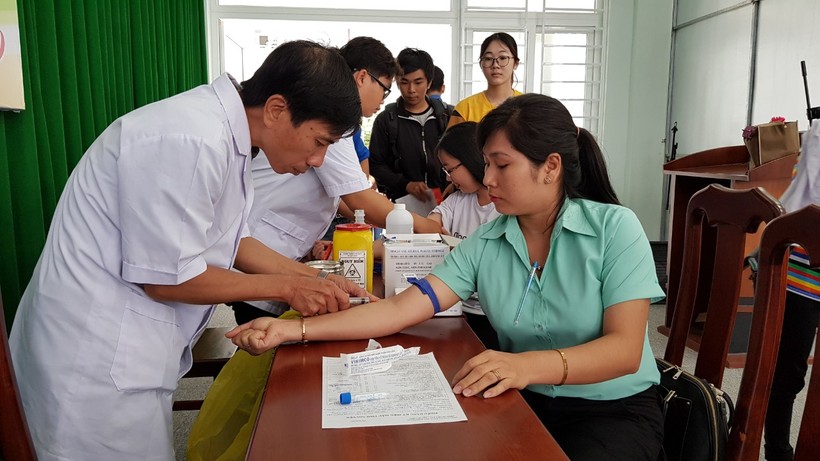 Đoàn viên, thanh niên Trường ĐH Kiên Giang tham gia hiến máu nhân đạo