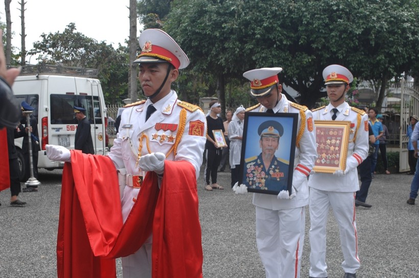 Đất mẹ Lai Vung đón người con anh hùng, phi công Nguyễn Văn Bảy về yên nghỉ