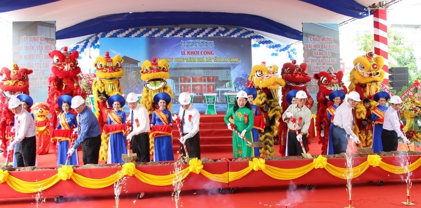 Khởi công xây dựng Nhà hát tỉnh An Giang, công trình chào mừng Đại hội Đảng bộ tỉnh An Giang lần thứ XI và Đại hội Đại biểu toàn quốc lần thứ XIII của Đảng.