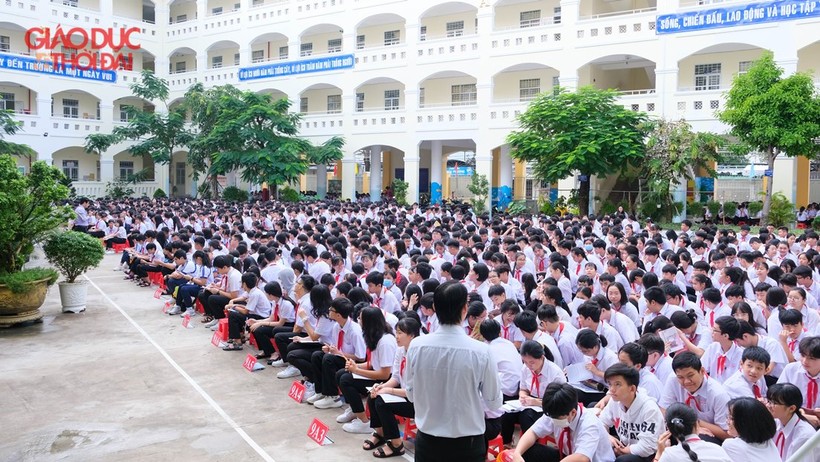 Chuyên đề Kỹ năng sử dụng mạng an toàn, hiệu quả tại Trường THCS Đoàn Thị Điểm (quận Ninh Kiều, TP Cần Thơ).