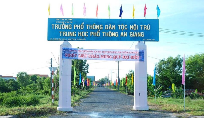 Trường phổ thông dân tộc nội trú THPT An Giang.