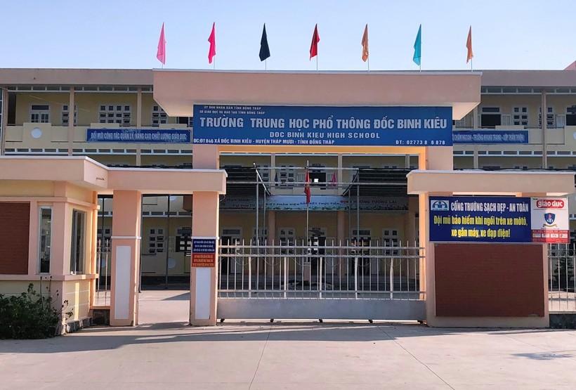 Trường THPT Đốc Binh Kiều, nơi xảy ra vụ việc.