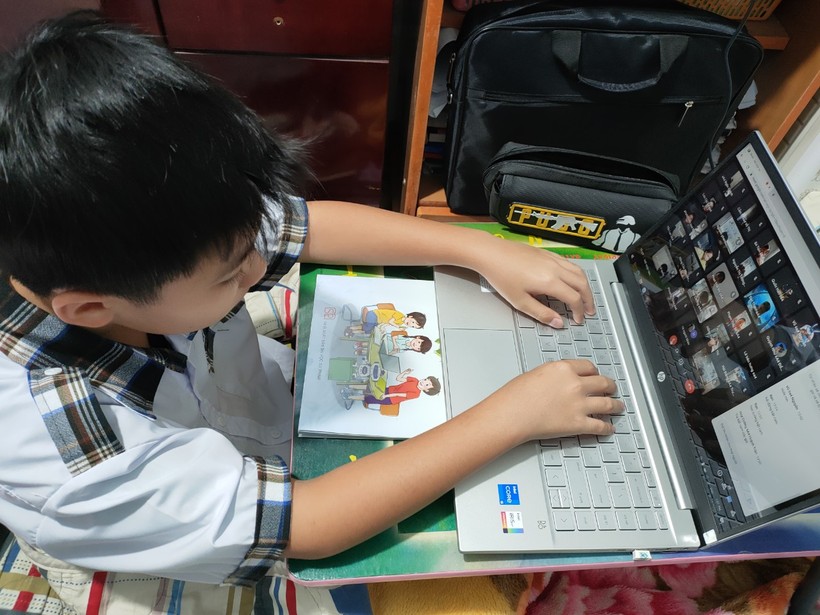HS từ lớp 6 đến lớp 11 ở An Giang được tạm dừng học trực tuyến 1 tuần.