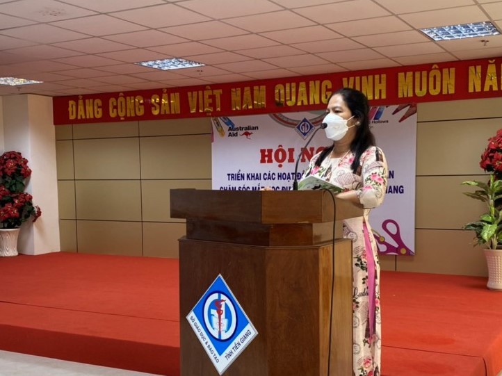 Bà Huỳnh Thị Phượng, Phó Giám đốc Sở GD&ĐT tỉnh Tiền Giang phát biểu tại Hội nghị.