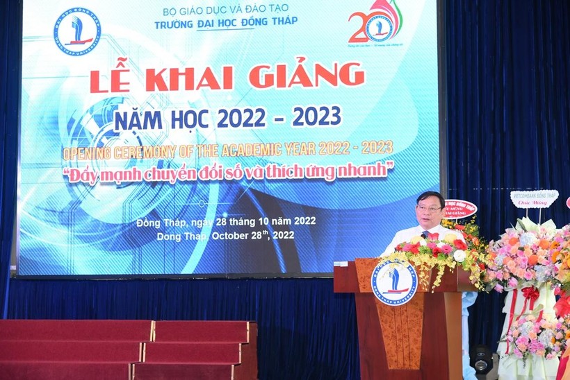 TS Hồ Văn Thống, Hiệu trưởng Trường ĐH Đồng Tháp phát biểu tại lễ khai giảng.